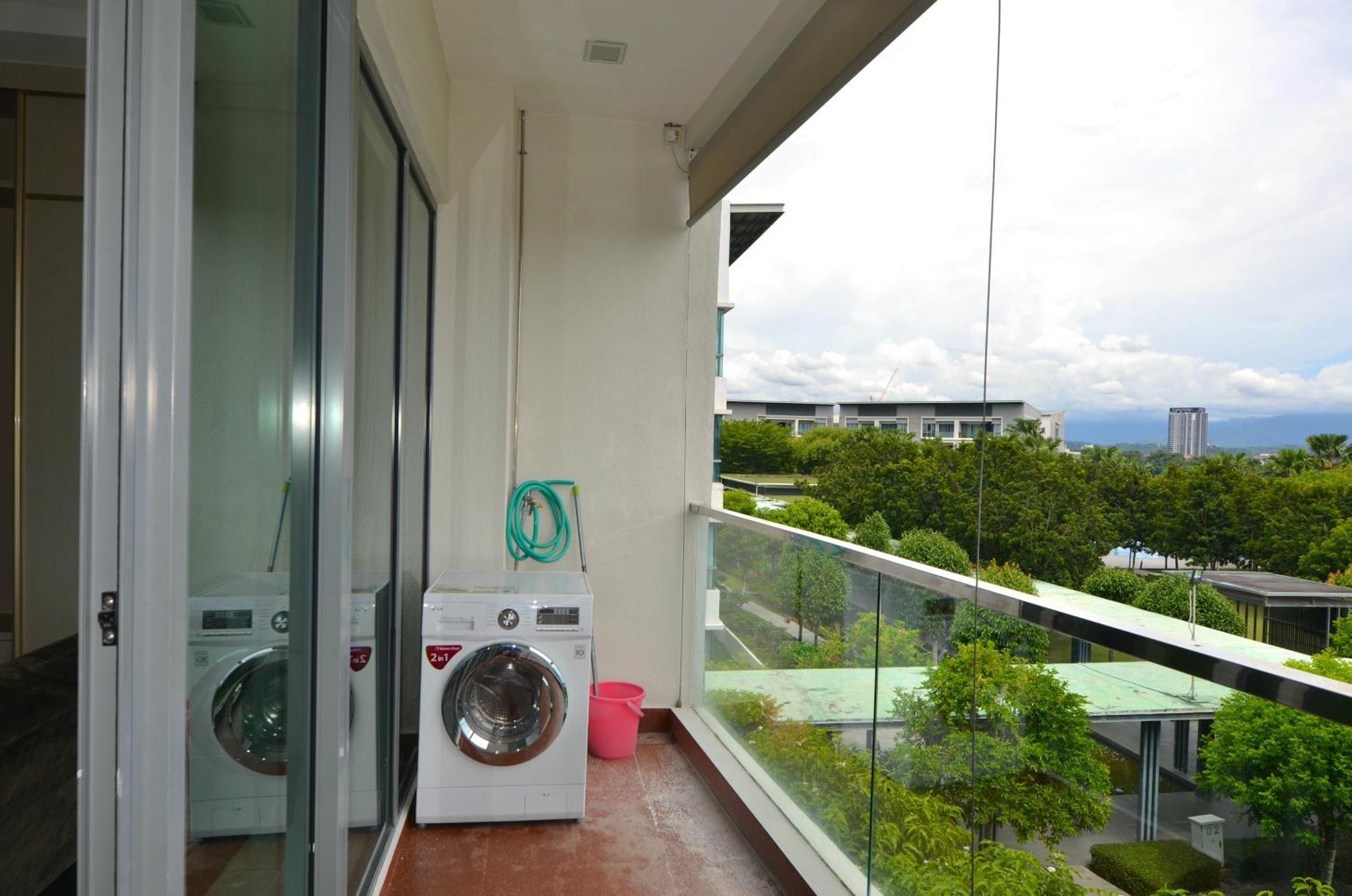 The Loft Residences Homestay @ Block C Imago Mall Kk Central Кота Кинабалу Екстериор снимка